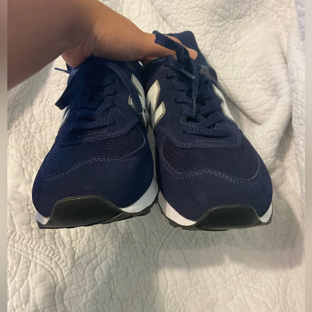 New Balance 574 Men's Navy Blue and White Classic Sneakers - Picture 4 of 8